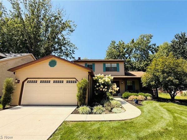 8462 Glenbrook Drive , Olmsted Twp, OH 44138