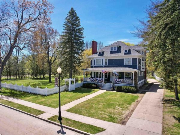 2115 RIVERSIDE AVENUE, Marinette, WI 54143