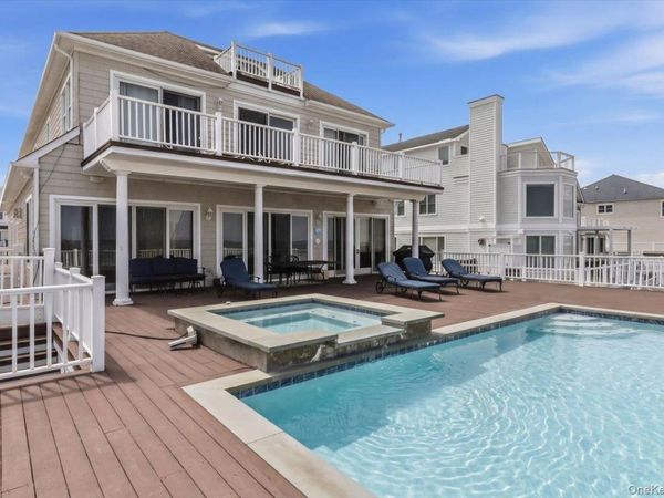 672 Dune Road , Westhampton Beach, NY 11978