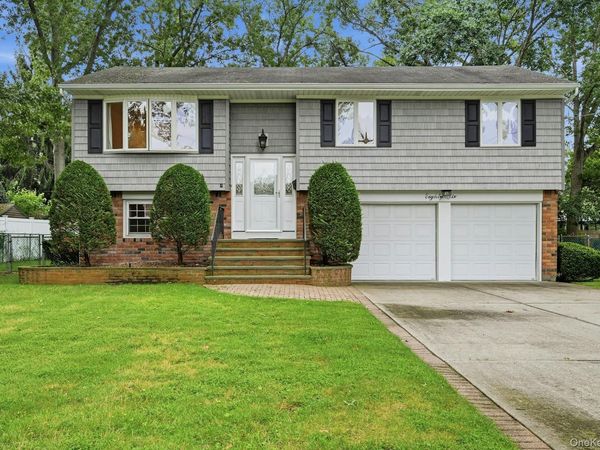 86 39th Street, Islip, NY 11751