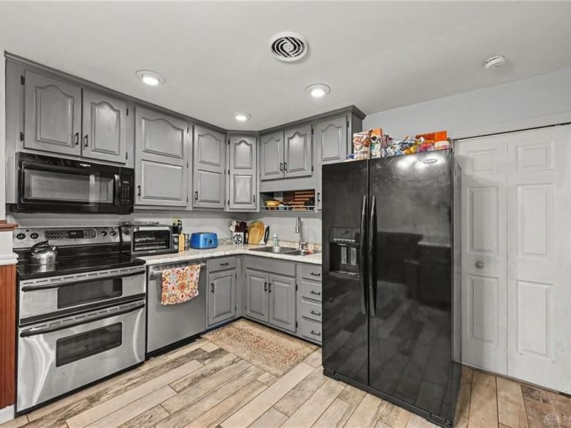 680 Georgia Drive, Xenia, OH 45385 Photo 9