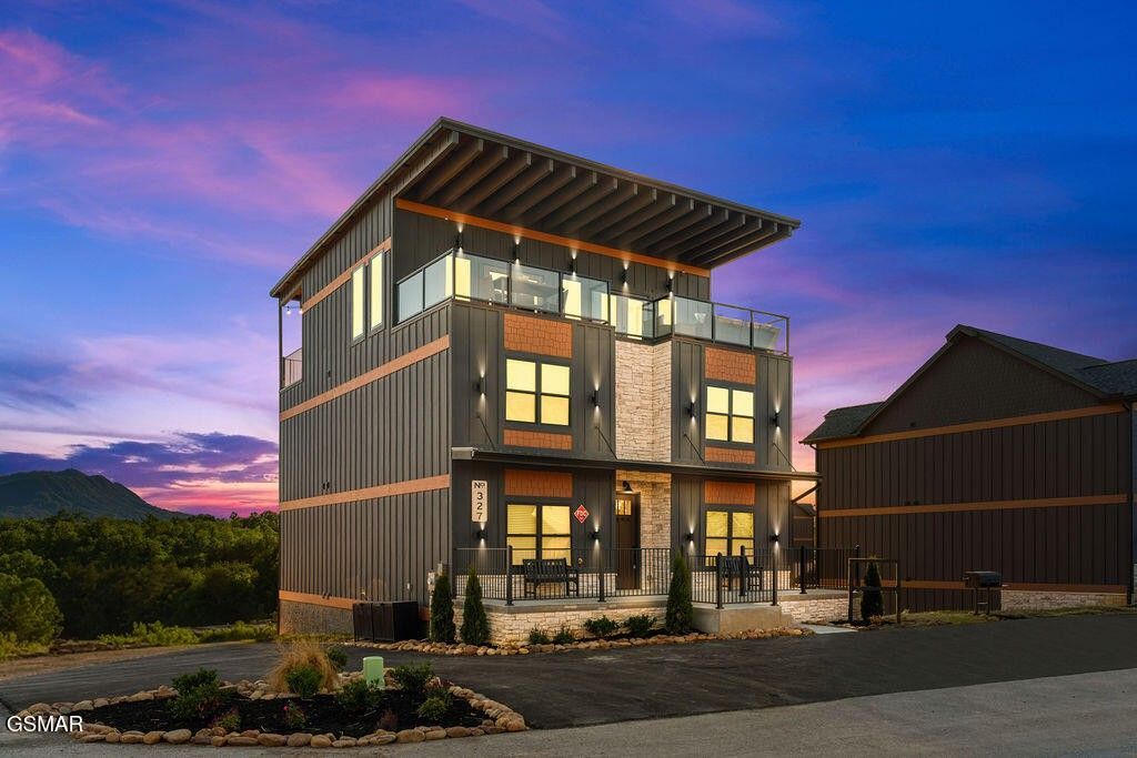 633 Summer Valley Way, Sevierville, TN 37862 Main Photo