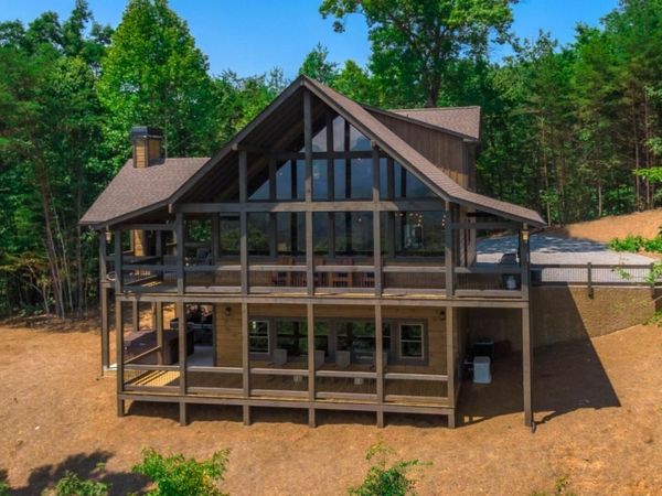 467 Skylight Drive, Blue Ridge, GA 30513