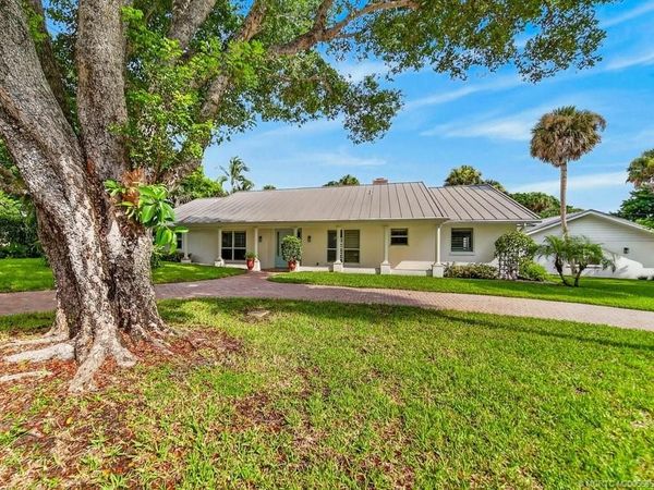 15 W High Point Road, Sewalls Point, FL 34996