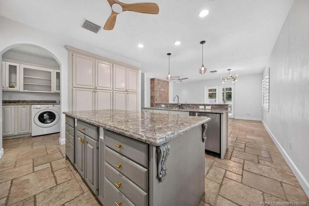 15 W High Point Road, Sewalls Point, FL 34996 Photo