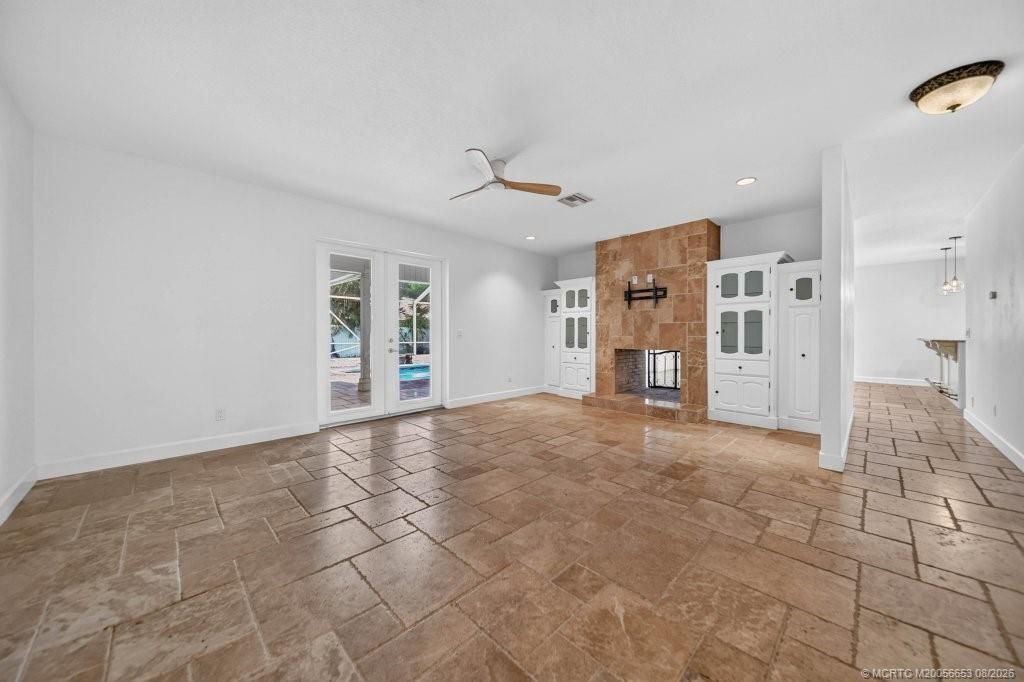 15 W High Point Road, Sewalls Point, FL 34996 Photo