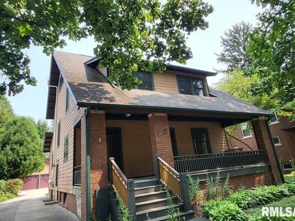 1055 N Prairie Street, Galesburg, IL 61401