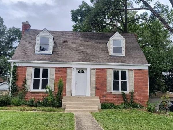 3S276 Gates Place, Warrenville, IL 60555