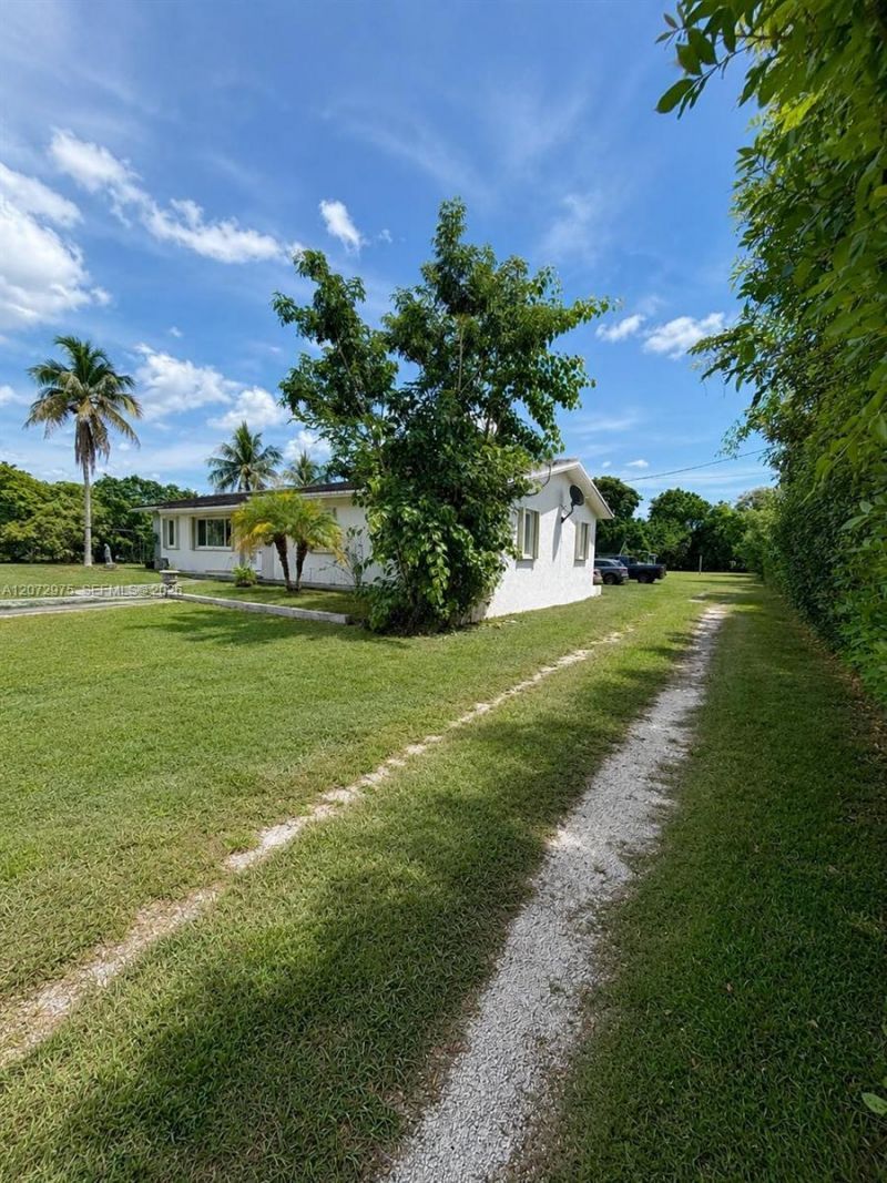20890 SW 236th St, Homestead, FL 33031 Photo