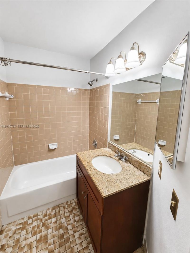 3280 NW 102nd Ter , Unit 203-E, Coral Springs, FL 33065 Photo