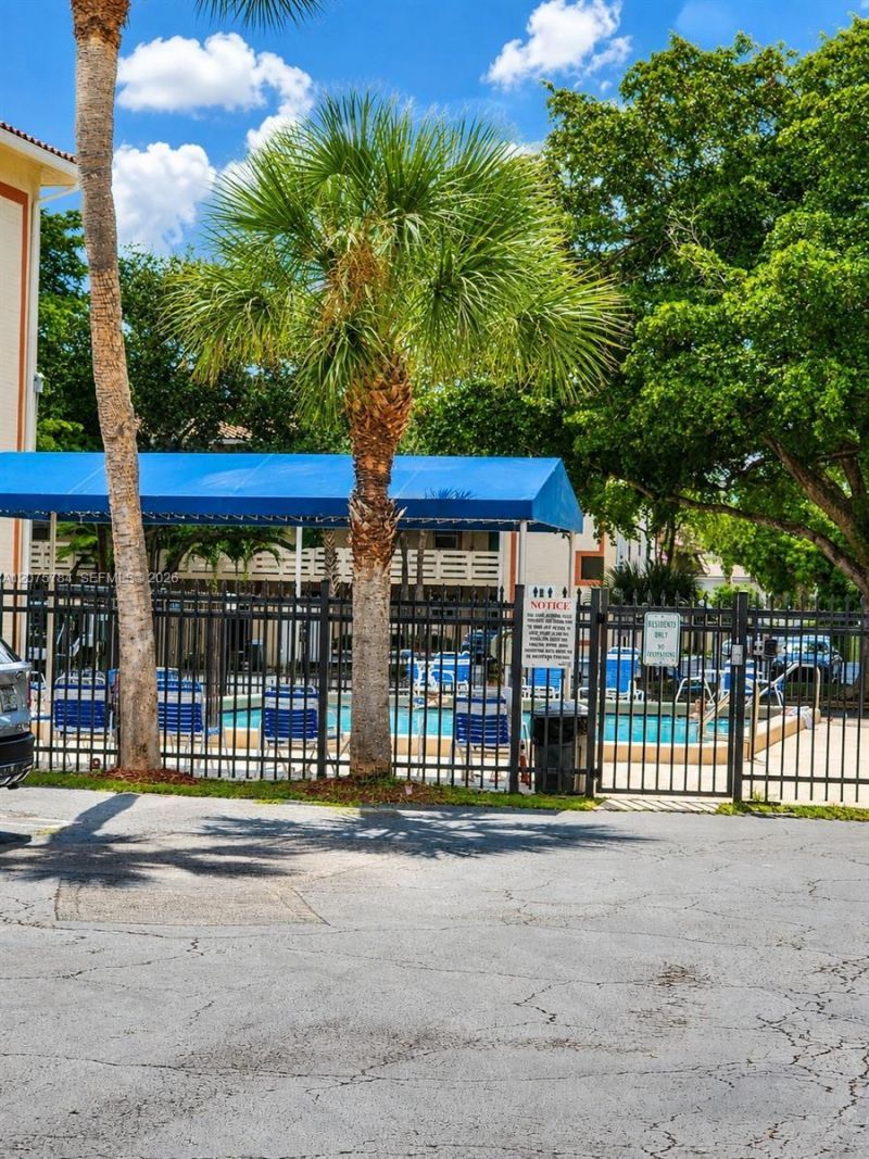 3280 NW 102nd Ter , Unit 203-E, Coral Springs, FL 33065 Photo