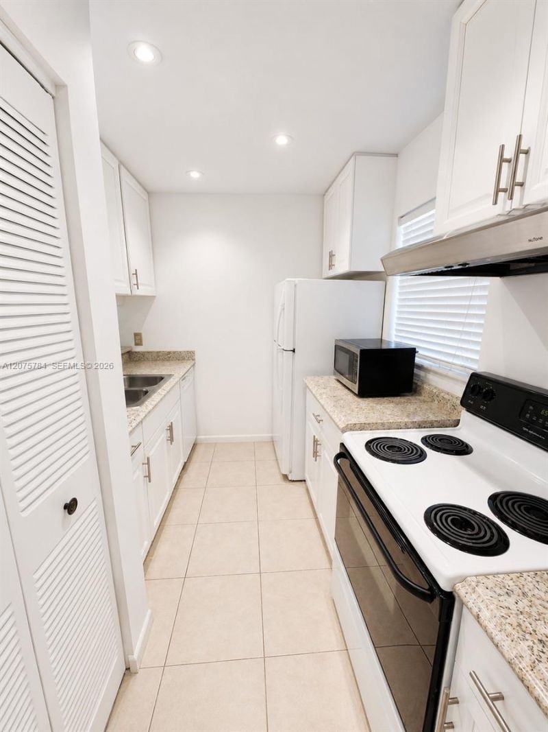 3280 NW 102nd Ter , Unit 203-E, Coral Springs, FL 33065 Photo