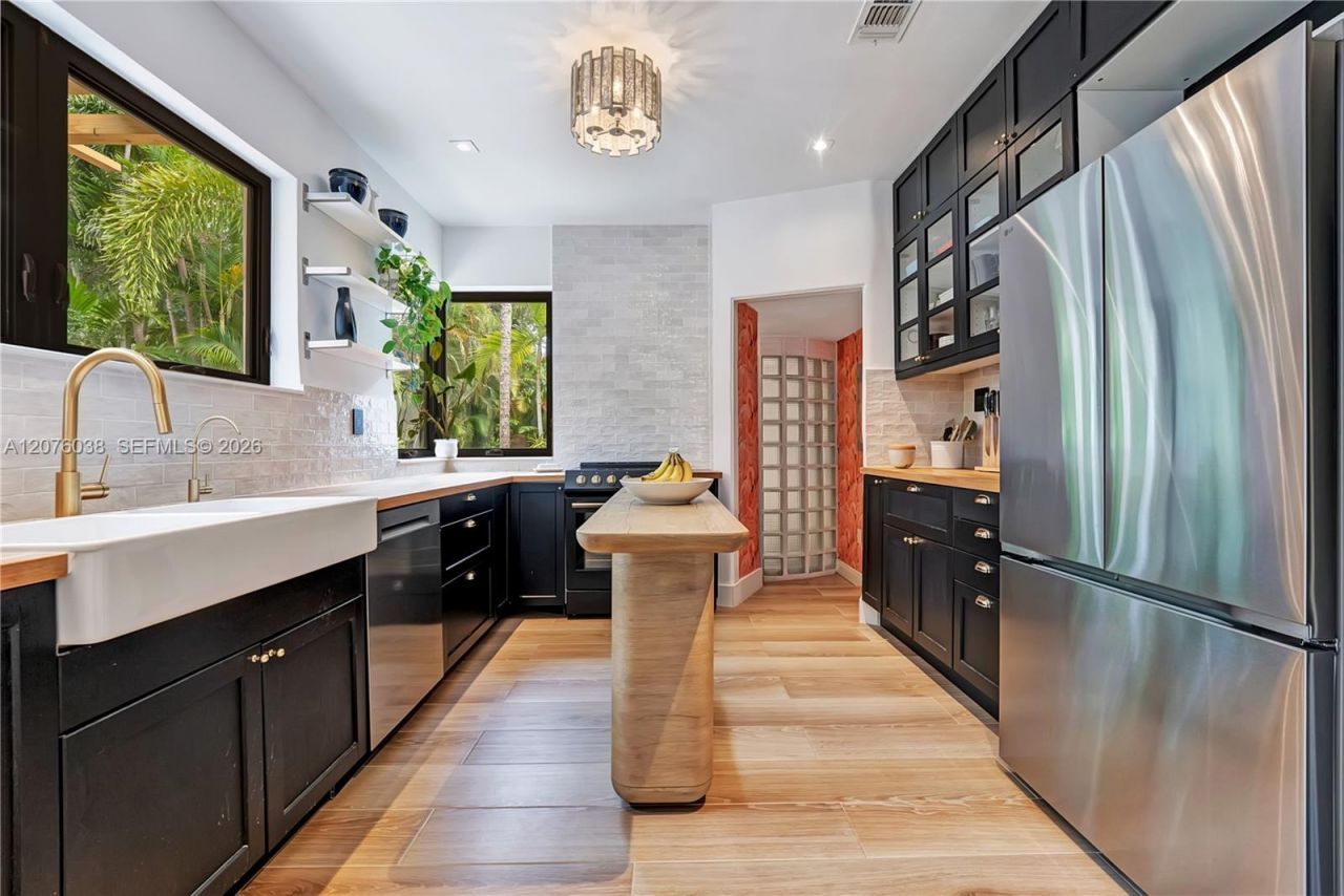 10301 N Miami Ave, Miami Shores, FL 33150 Photo