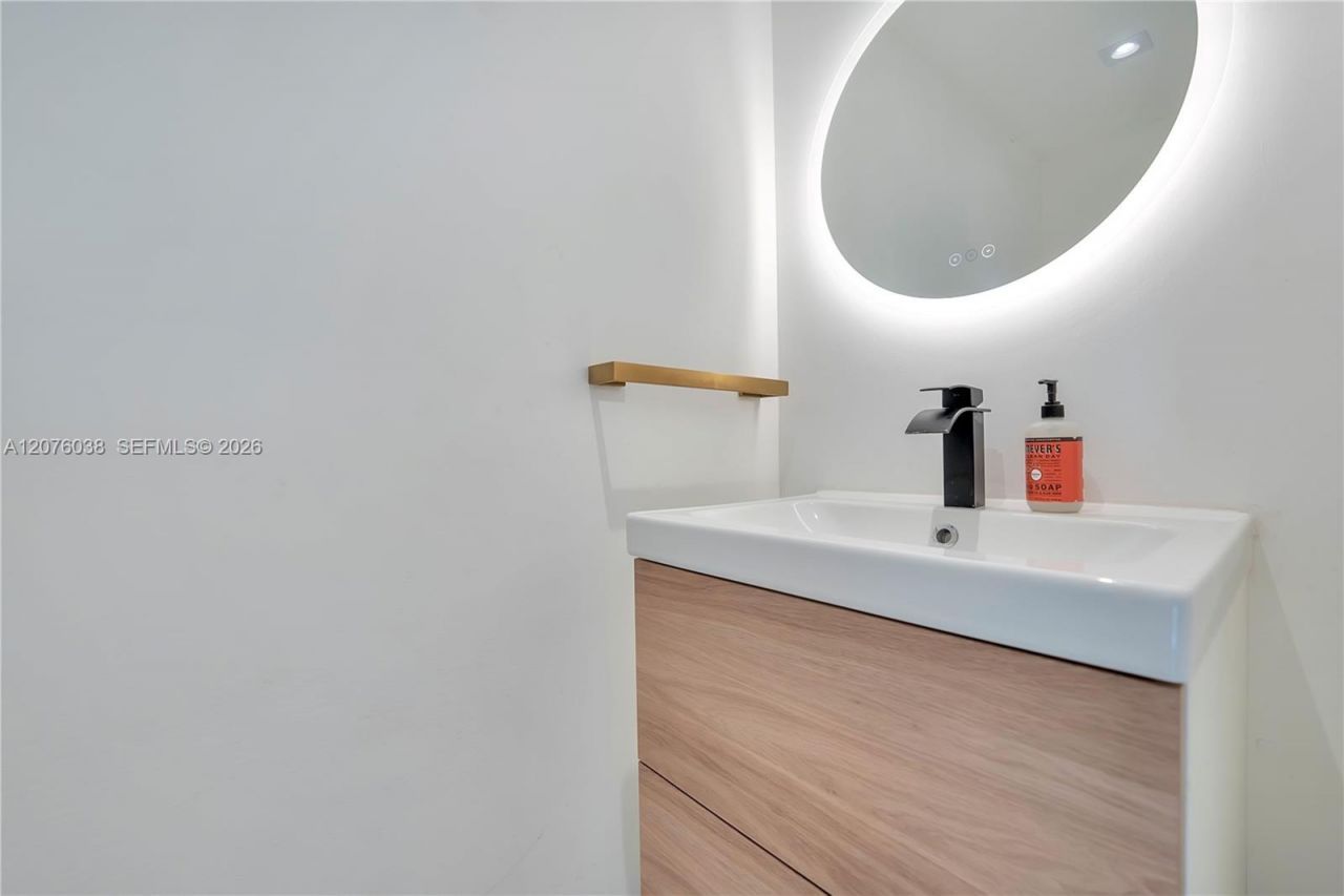 10301 N Miami Ave, Miami Shores, FL 33150 Photo