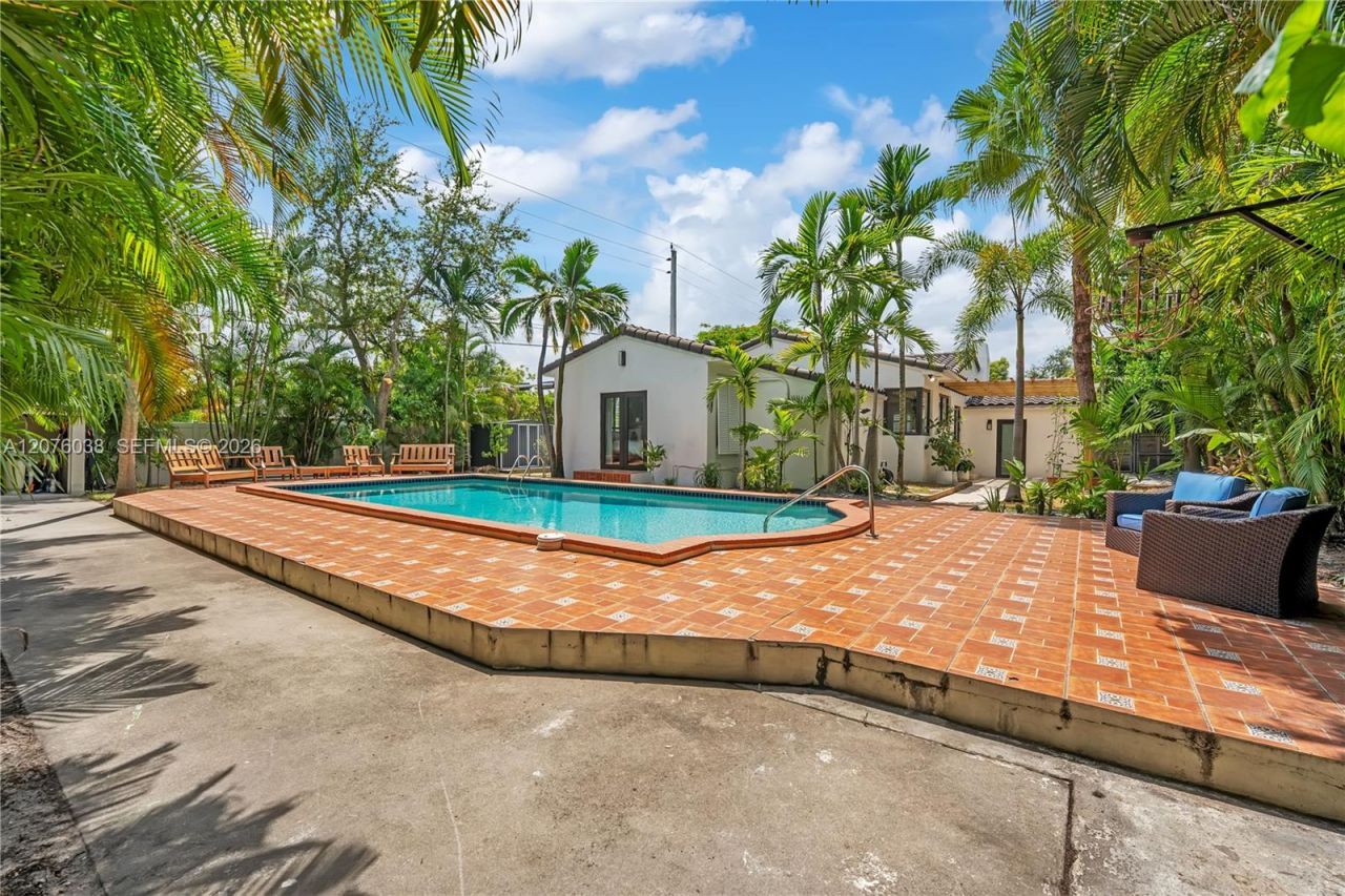 10301 N Miami Ave, Miami Shores, FL 33150 Photo
