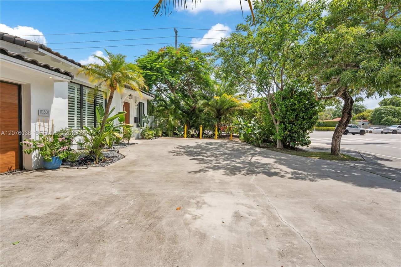 10301 N Miami Ave, Miami Shores, FL 33150 Photo