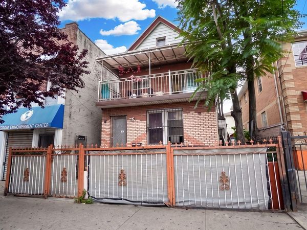 10640 Sutphin Blvd , Jamaica, NY 11435