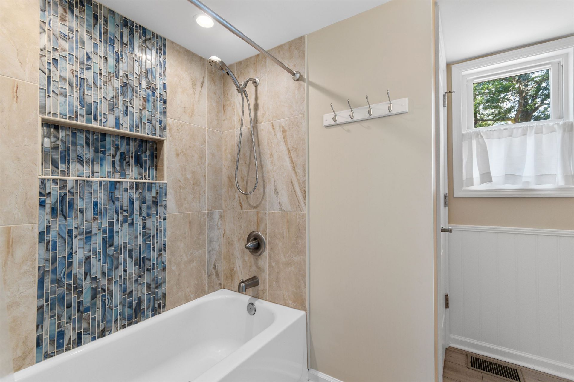 9700 Kings Rd. Photo 22