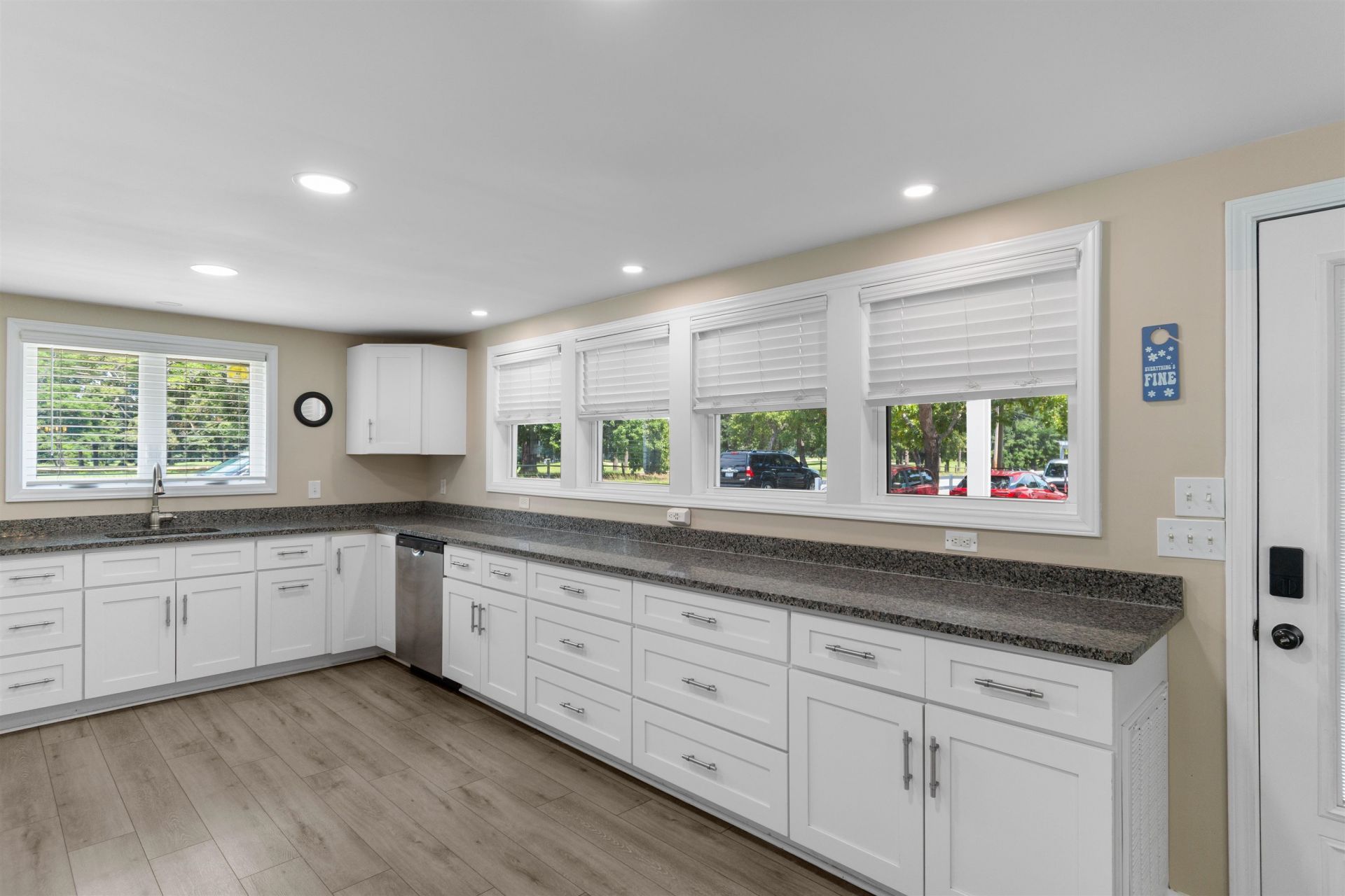 9700 Kings Rd. Photo 9