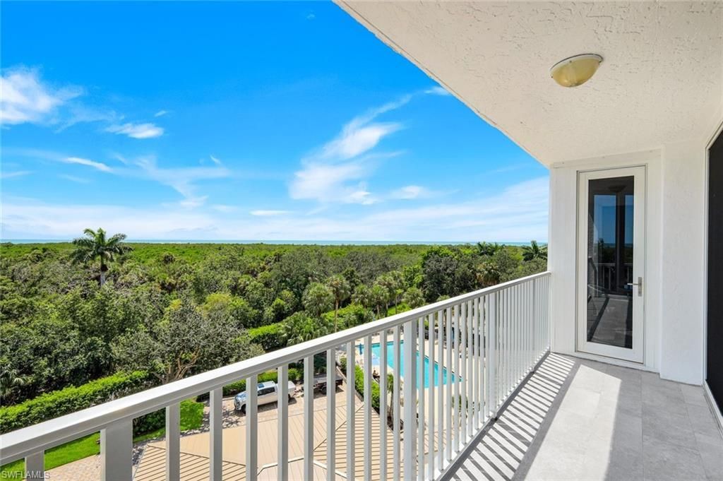 6361 Pelican Bay Blvd , Unit 402, Naples, FL 34108 Photo