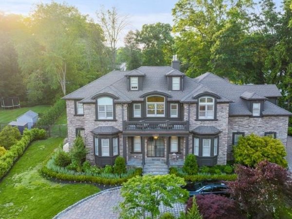 129 Braidburn Rd, Florham Park, NJ 07932