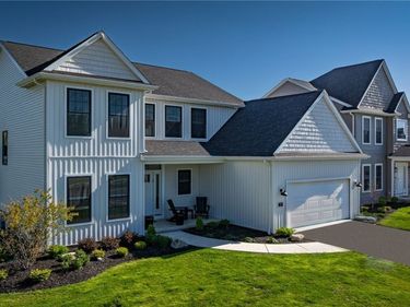 147 Sandywood Circle, Lancaster, NY 14072