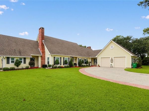 2105 AUGUSTA Drive, LaPlace, LA 70068