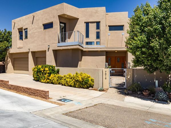 7816 Florence Avenue NE, Albuquerque, NM 87122