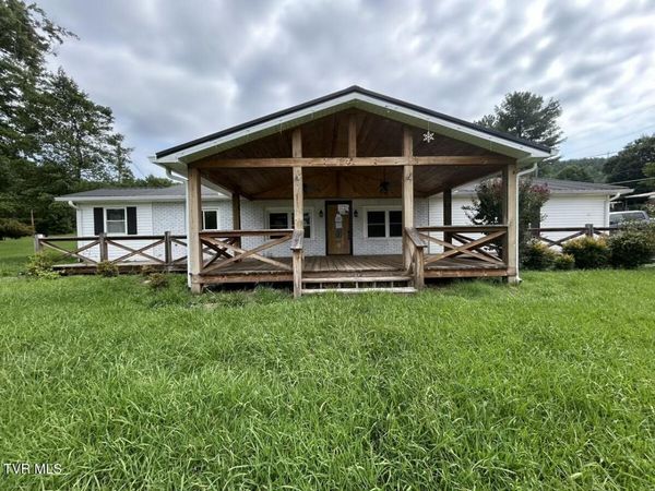 105 Deacon Creek Road, Erwin, TN 37650