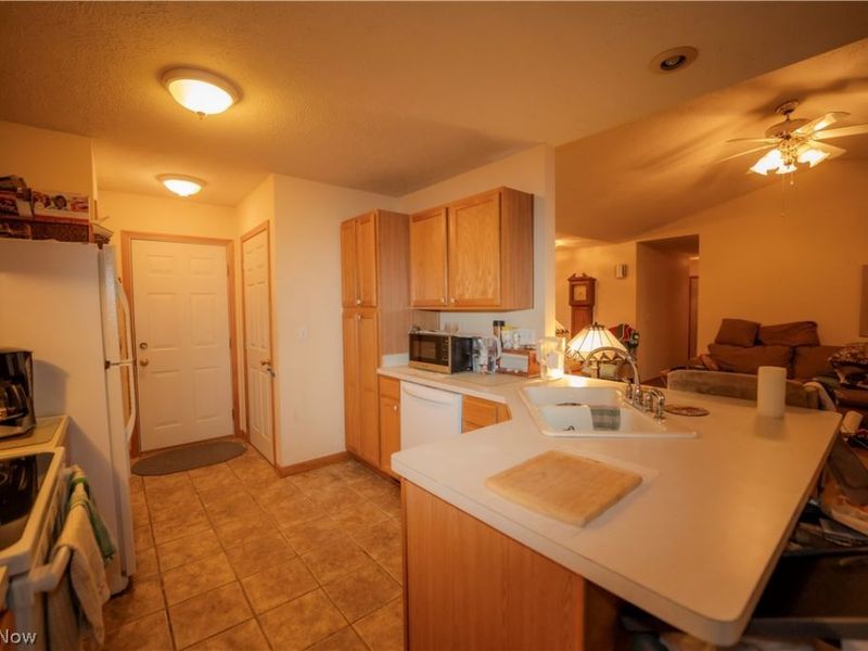 516 Walnut Street, Conneaut, OH 44030 Photo 4