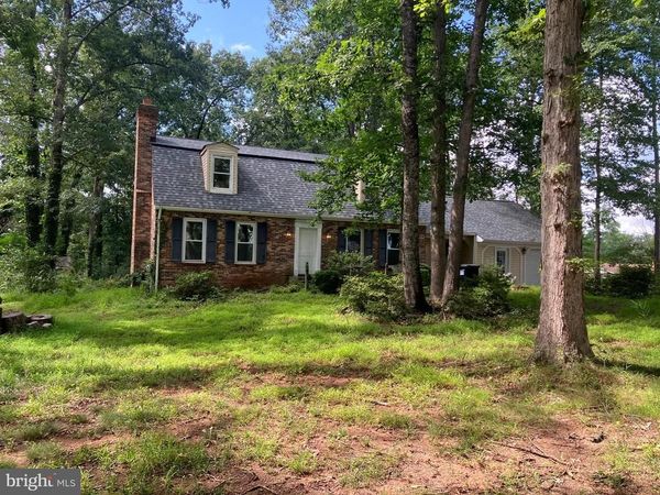 9900 PAR DRIVE, NOKESVILLE, VA 20181