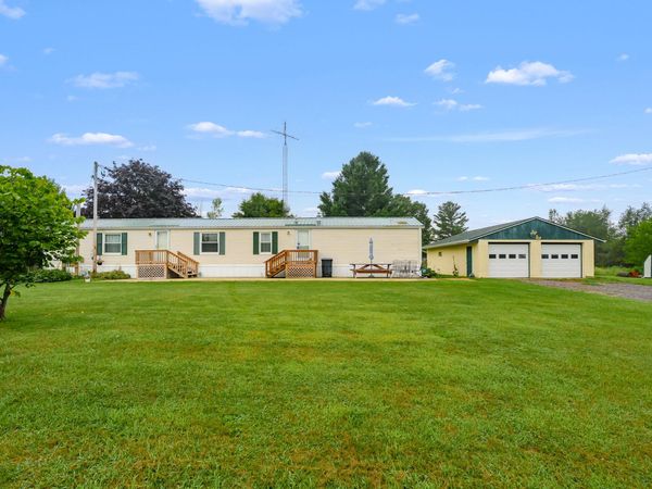 65383 48th Avenue, Hartford, MI 49057