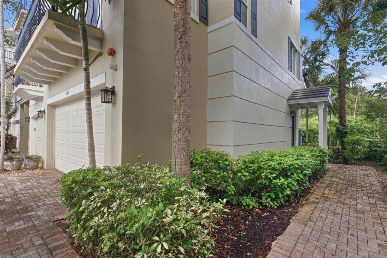 520 NW 39th Circle, Boca Raton, FL 33431 Photo