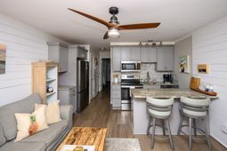 1300 Ocean Boulevard photo 4