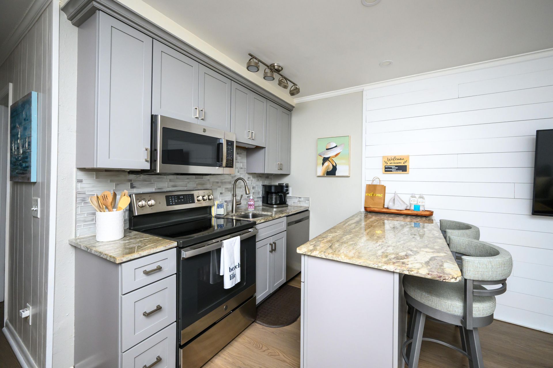 1300 Ocean Boulevard Photo 7