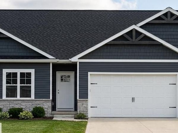 8310 XAVIER DRIVE, Neenah, WI 54952