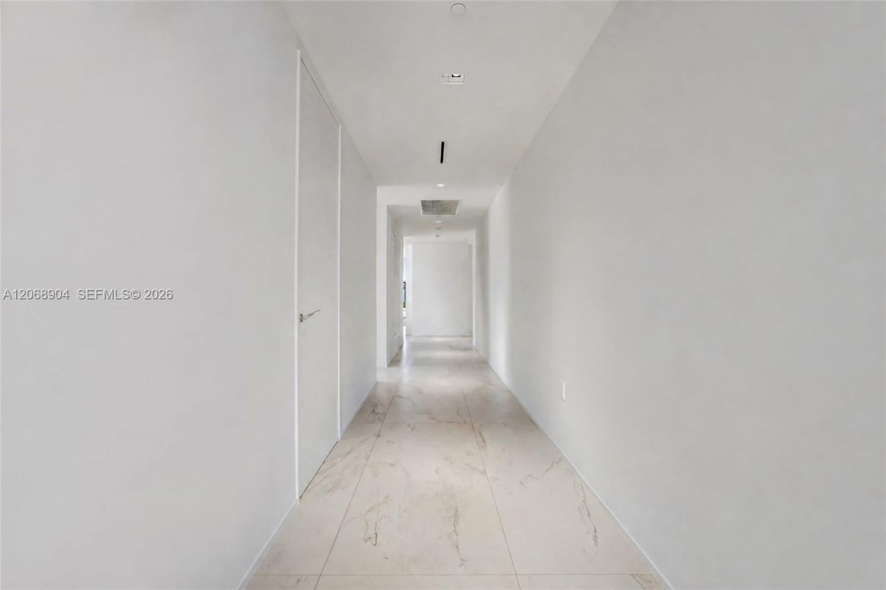 1000 Biscayne Blvd , Unit 3901, Miami, FL 33132 Photo