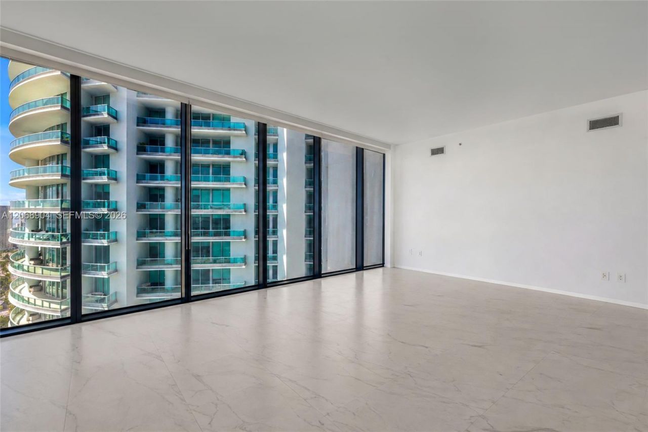 1000 Biscayne Blvd , Unit 3901, Miami, FL 33132 Photo