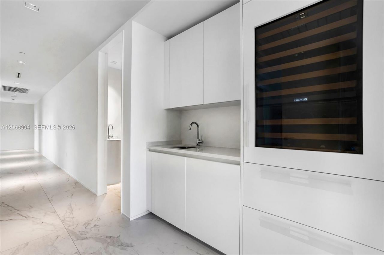 1000 Biscayne Blvd , Unit 3901, Miami, FL 33132 Photo