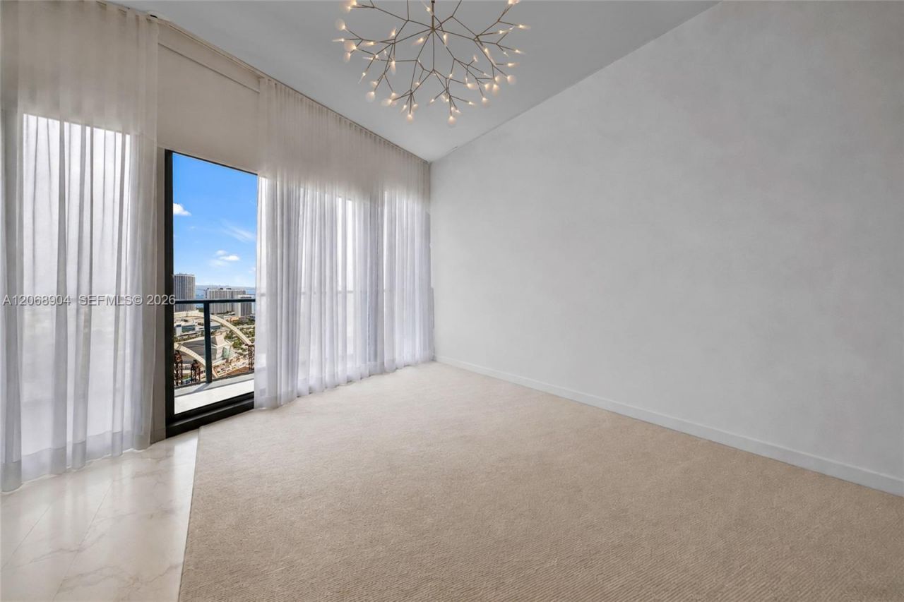 1000 Biscayne Blvd , Unit 3901, Miami, FL 33132 Photo