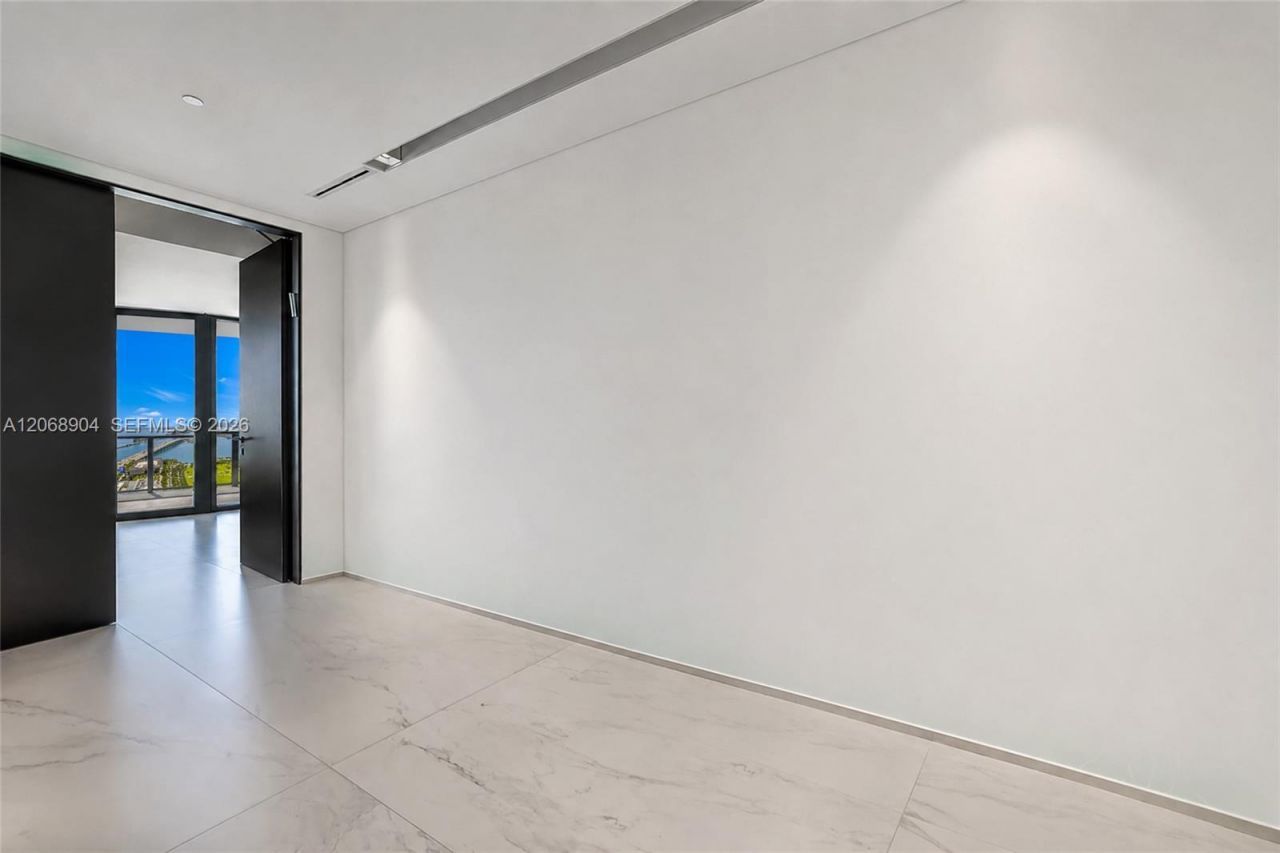 1000 Biscayne Blvd , Unit 3901, Miami, FL 33132 Photo