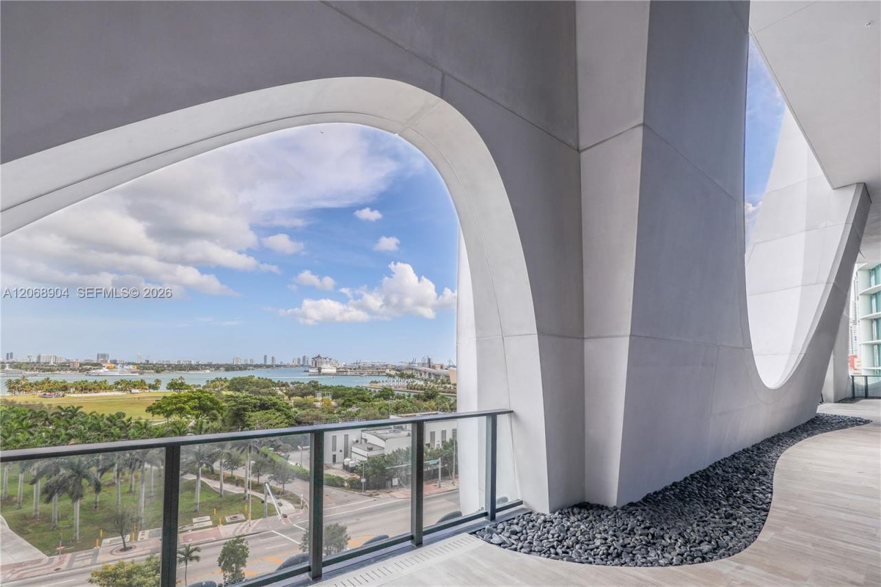 1000 Biscayne Blvd , Unit 3901, Miami, FL 33132 Photo
