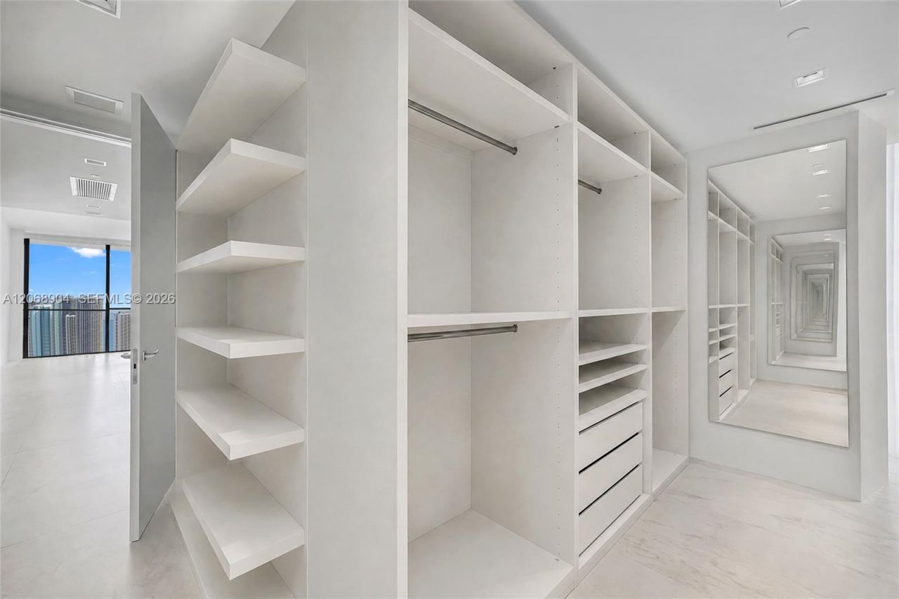 1000 Biscayne Blvd , Unit 3901, Miami, FL 33132 Photo