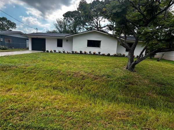 5701 Myrtle Dr , Fort Pierce, FL 34982