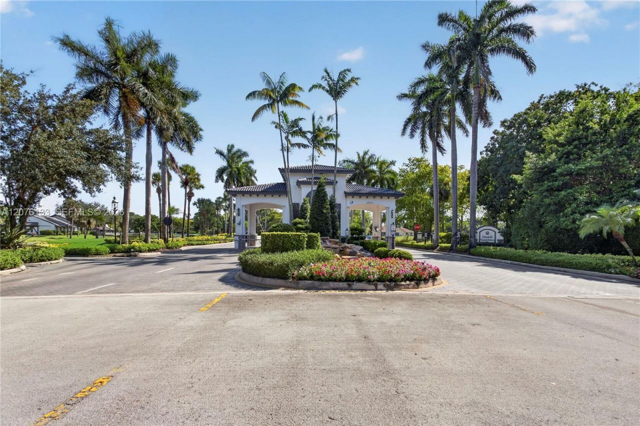 2725 Hunter Rd, Weston, FL 33331 Photo