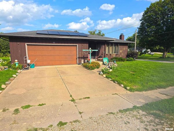 212 S PARK Street, Washburn, IL 61570