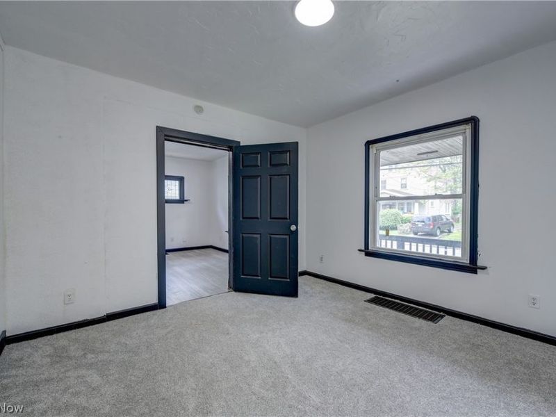 2718 Roanoke Avenue, Cleveland, OH 44109 Photo 15