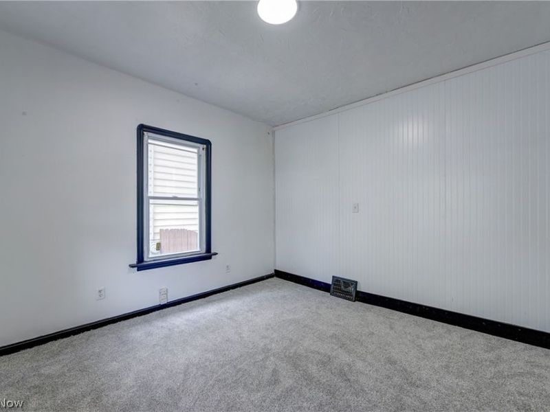 2718 Roanoke Avenue, Cleveland, OH 44109 Photo 16