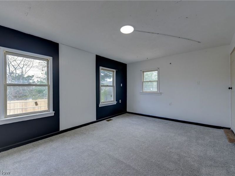 2718 Roanoke Avenue, Cleveland, OH 44109 Photo 25