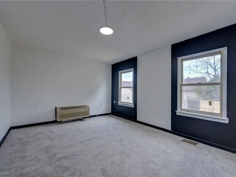 2718 Roanoke Avenue, Cleveland, OH 44109 Photo 29